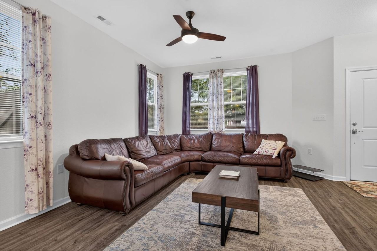 3868 Clarendon Way - Photo 7 of 26