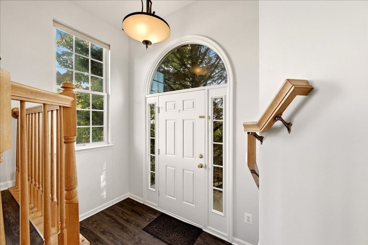 18547 Sierra Springs Sq - Photo 2 of 45