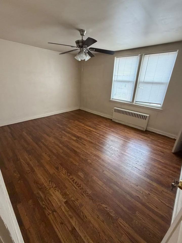 1242 Elbridge St - Photo 6 of 14