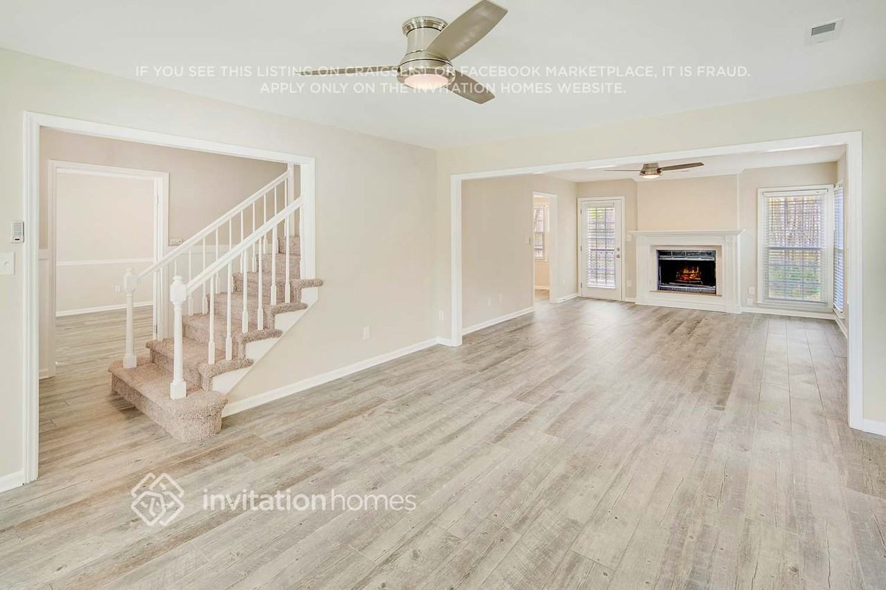 9800 Fairlea Dr - Photo 5 of 31