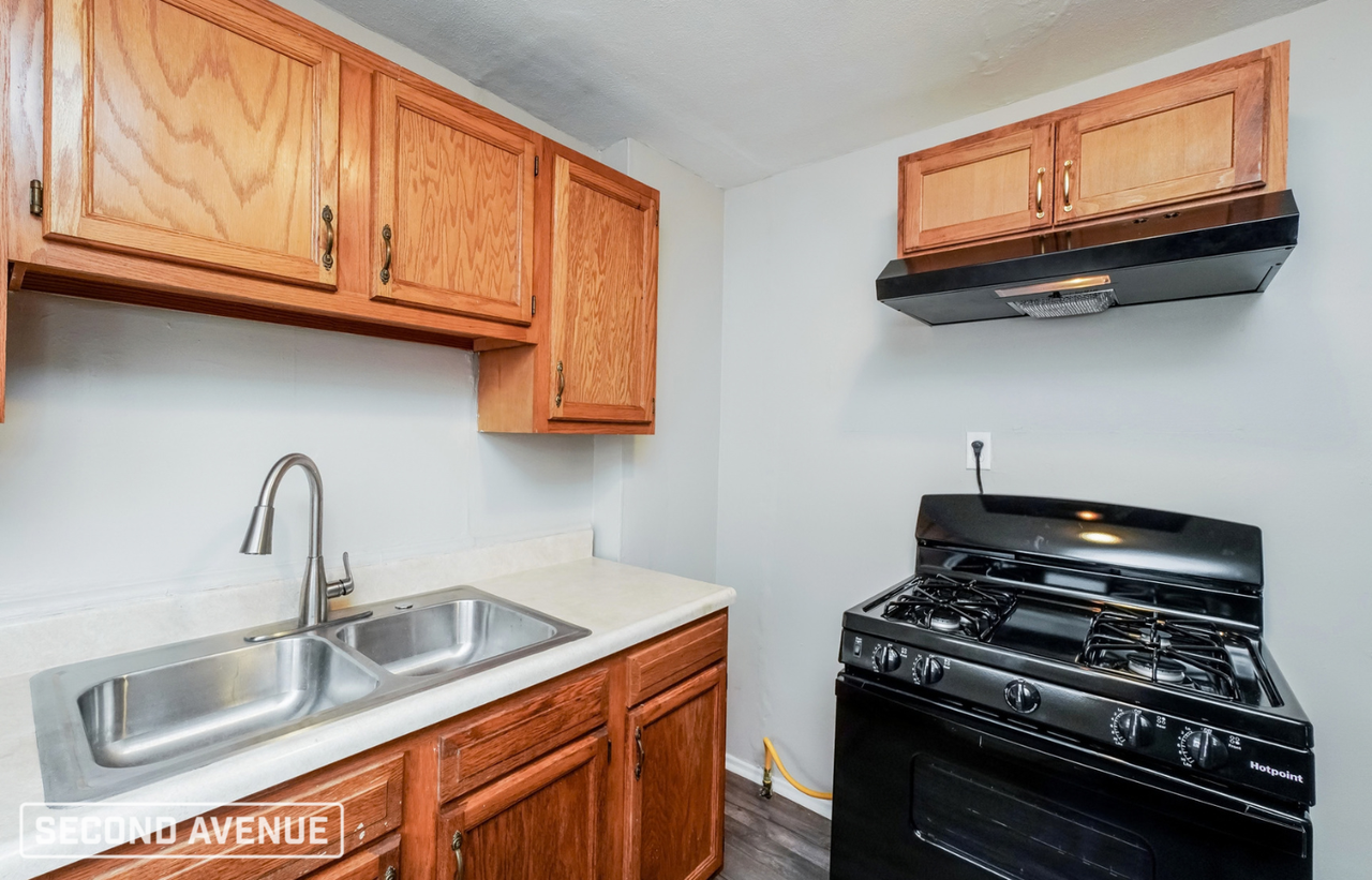 721 Compton St - Photo 4 of 13