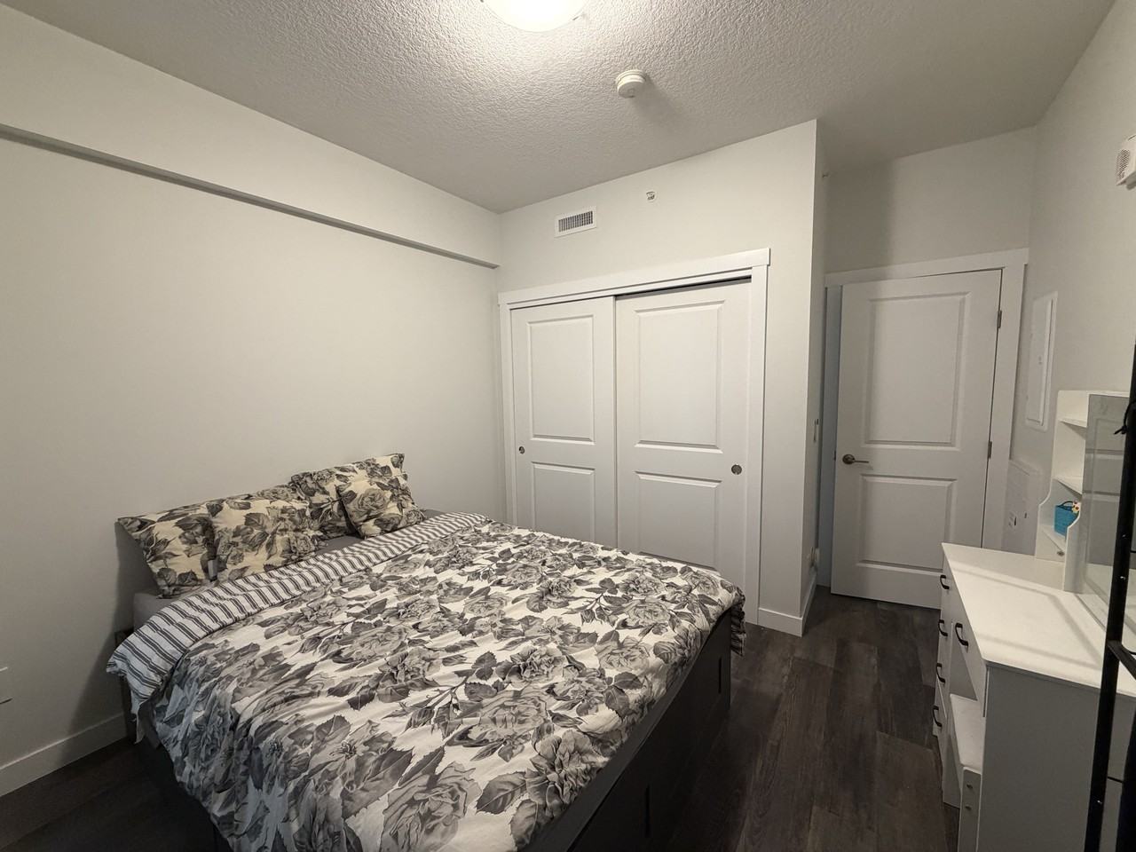 1400 10 Avenue Southwest #211 - Photo 4 of 11