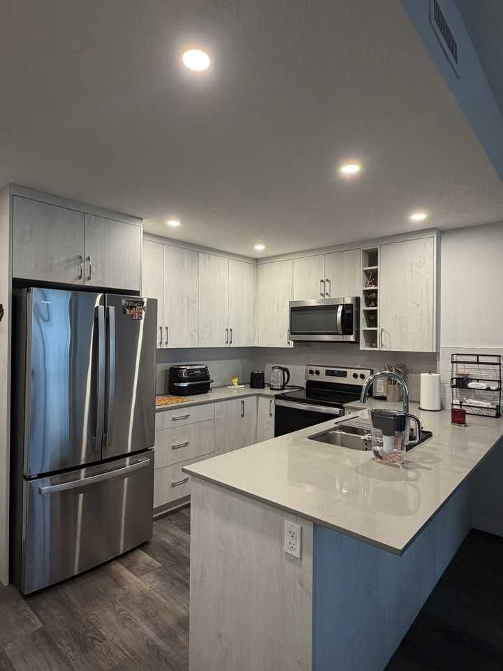 1400 10 Avenue Southwest #211 - Photo 2 of 11