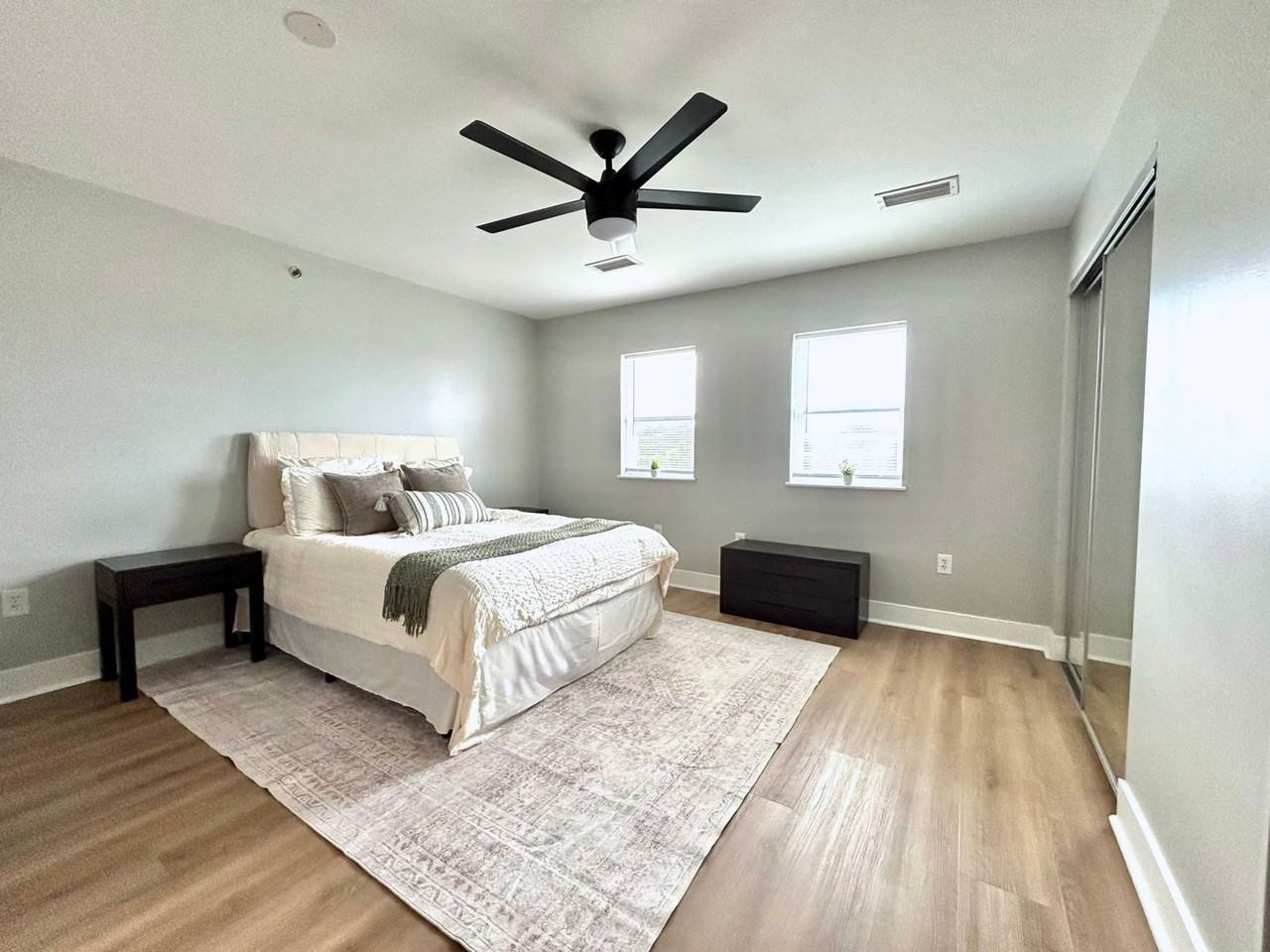 Waterfront Apartments - Photo 4 of 50