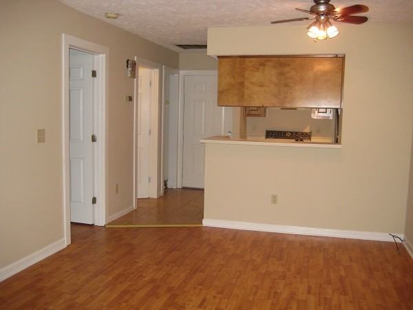 4710 Cobblestone Dr Apt J5 #J5 - Photo 3 of 3