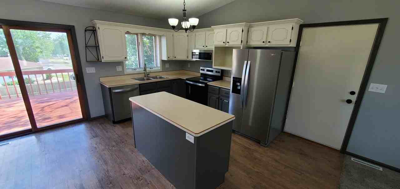 3137 33rd Ave Sw #1 - Photo 4 of 28