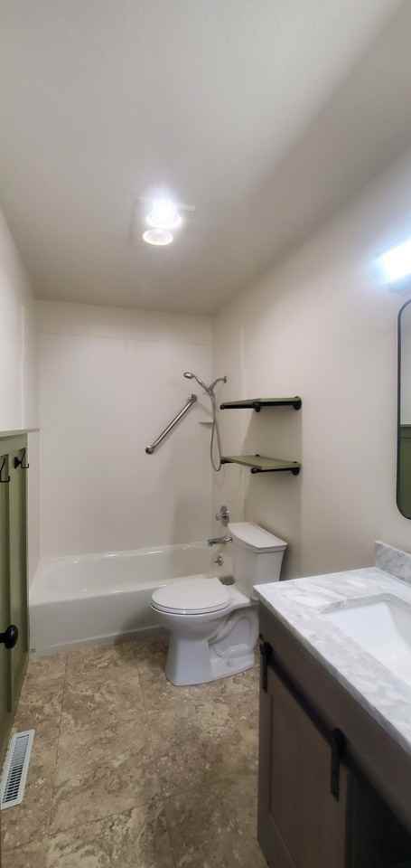 3137 33rd Ave Sw #1 - Photo 7 of 28