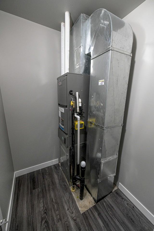 10101 102 Ave - Photo 6 of 27