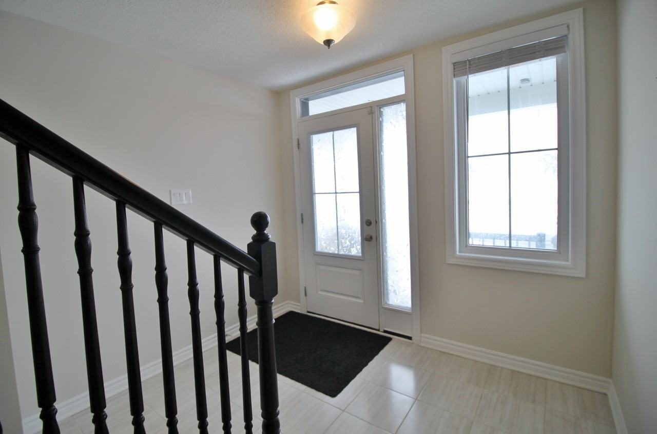 376 Aphelion Cres - Photo 3 of 30
