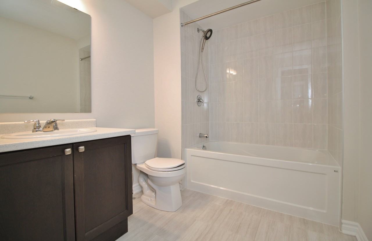 376 Aphelion Cres - Photo 6 of 30