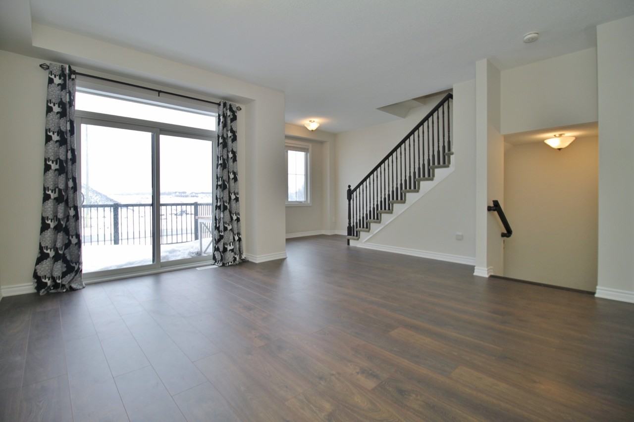 376 Aphelion Cres - Photo 7 of 30