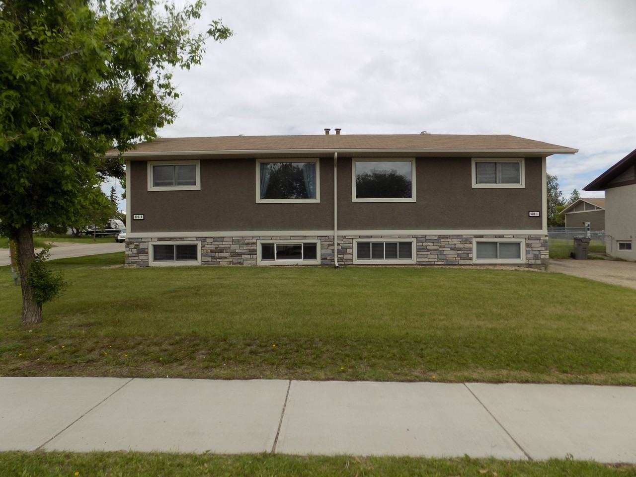 9318 108 Ave - Photo 2 of 19