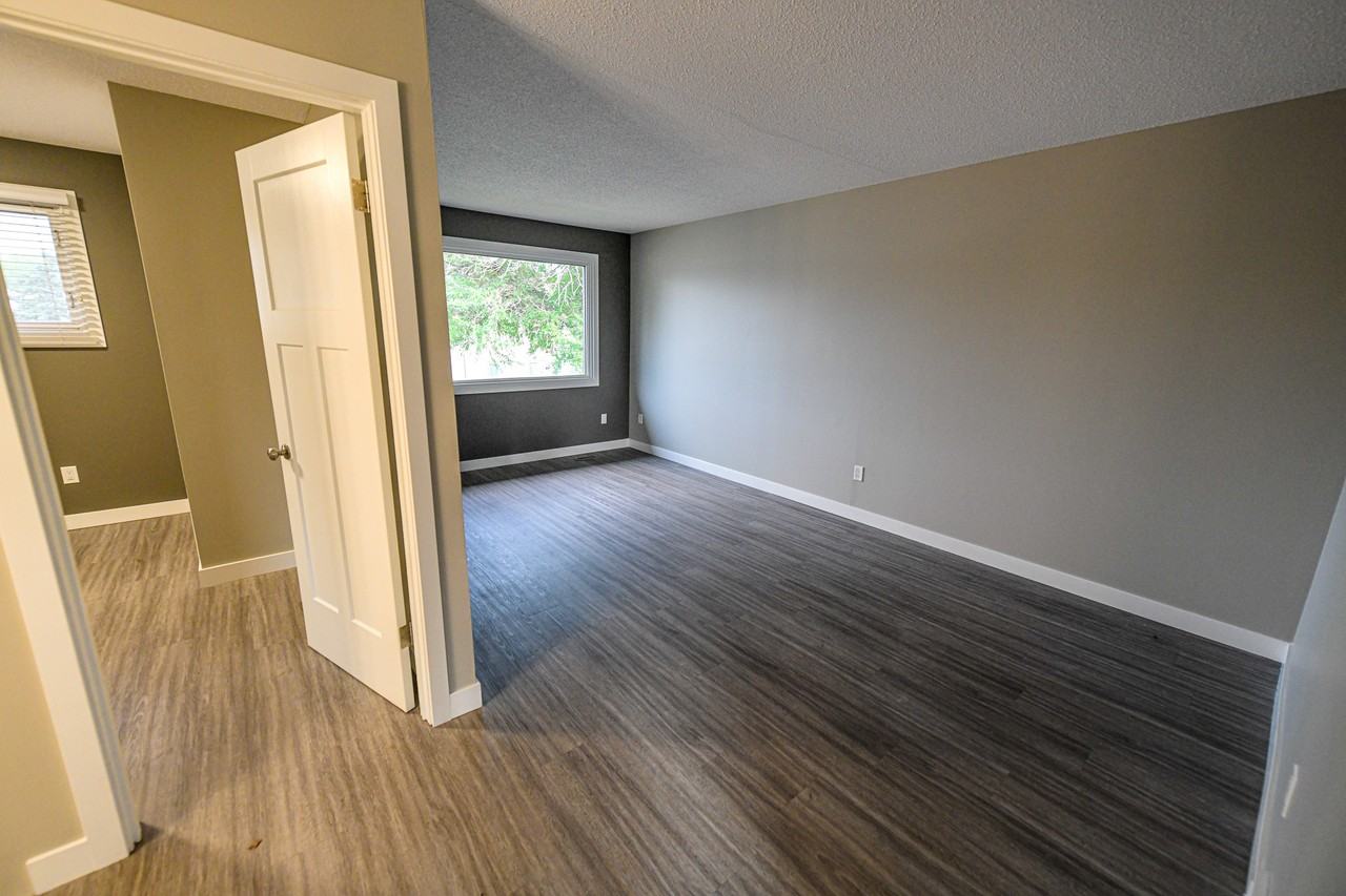 9318 108 Ave - Photo 3 of 19