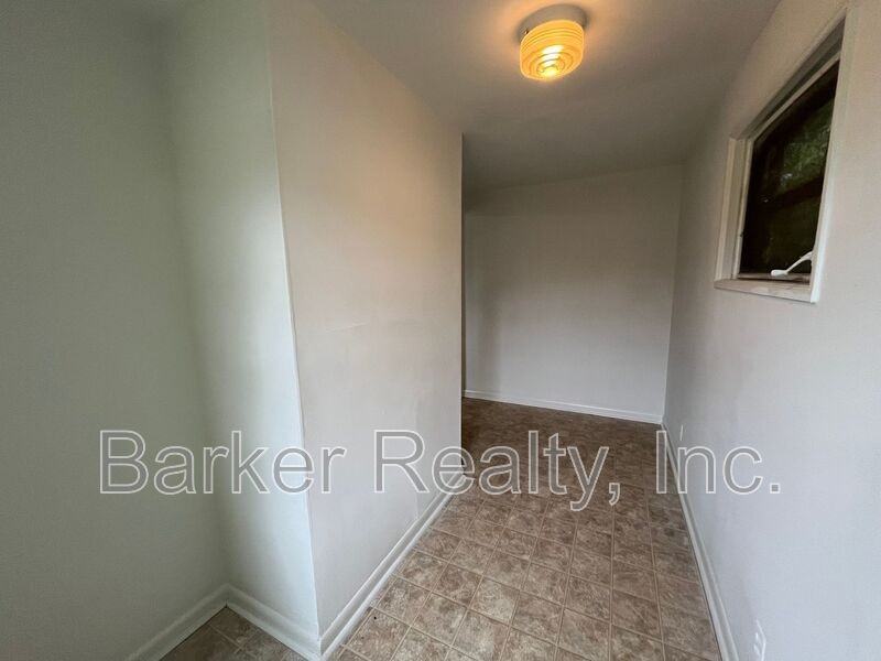 1014 Gorman St - Photo 6 of 9