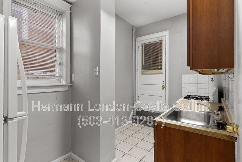 6918 Moellenhoff St #1F - Photo 6 of 18