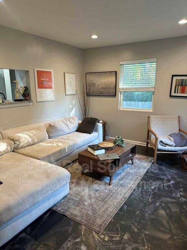 758 Lilley Ave - Photo 5 of 26