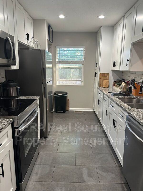 758 Lilley Ave - Photo 6 of 26