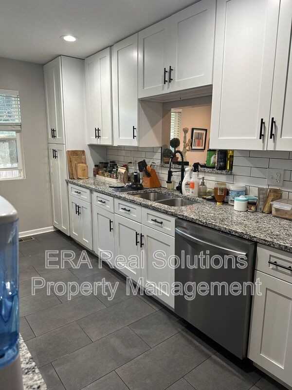 758 Lilley Ave - Photo 7 of 26