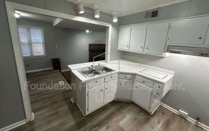 7294 Sheila St - Photo 6 of 26