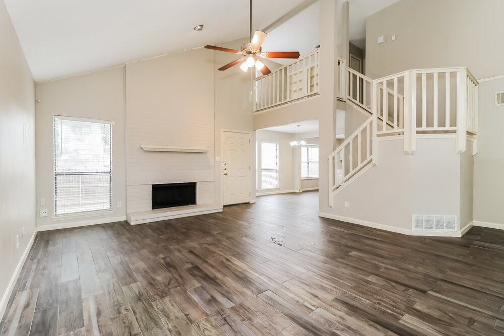 5203 Barberry Dr - Photo 6 of 17