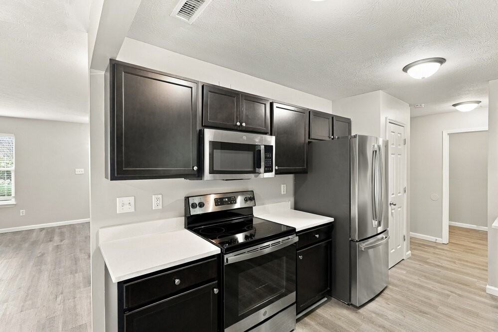 3423 Grove Berry Ln - Photo 5 of 17