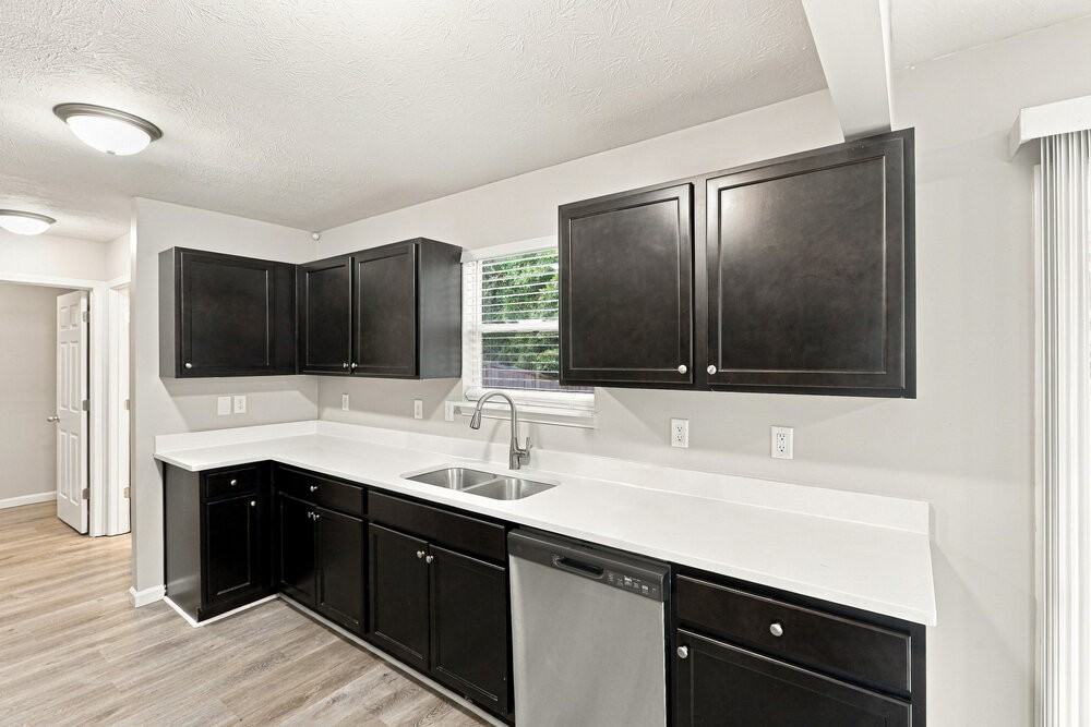 3423 Grove Berry Ln - Photo 6 of 17