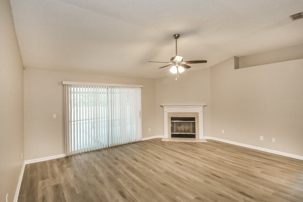 3855 Chapelgate Rd - Photo 3 of 16