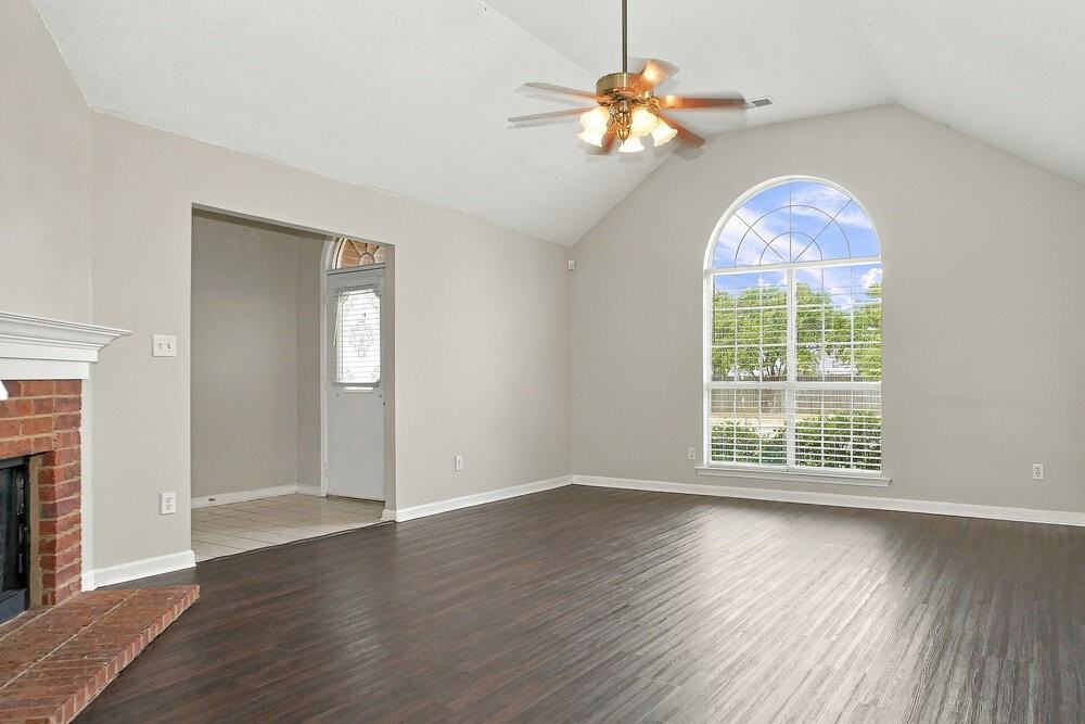 11195 Cashmere Wood Dr - Photo 5 of 17