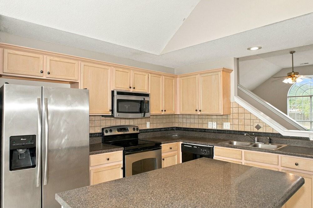 11195 Cashmere Wood Dr - Photo 7 of 17