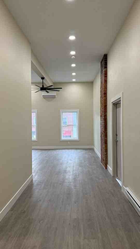 14 Queen Street North - Photo 6 of 13