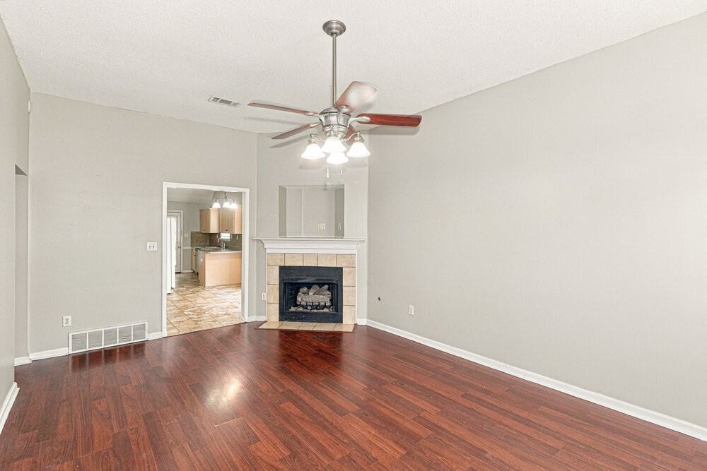 6883 Show Boat Ln - Photo 4 of 16