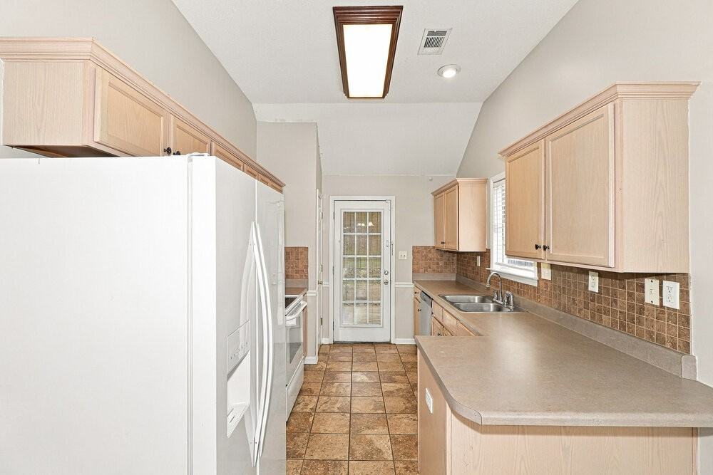 6883 Show Boat Ln - Photo 7 of 16