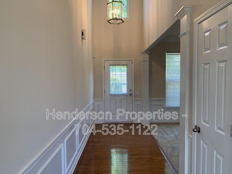 3029 Azalea Hills Dr - Photo 3 of 24