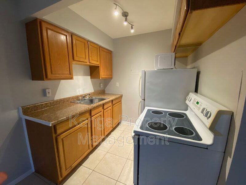 918 11th Ave N - Photo 5 of 16