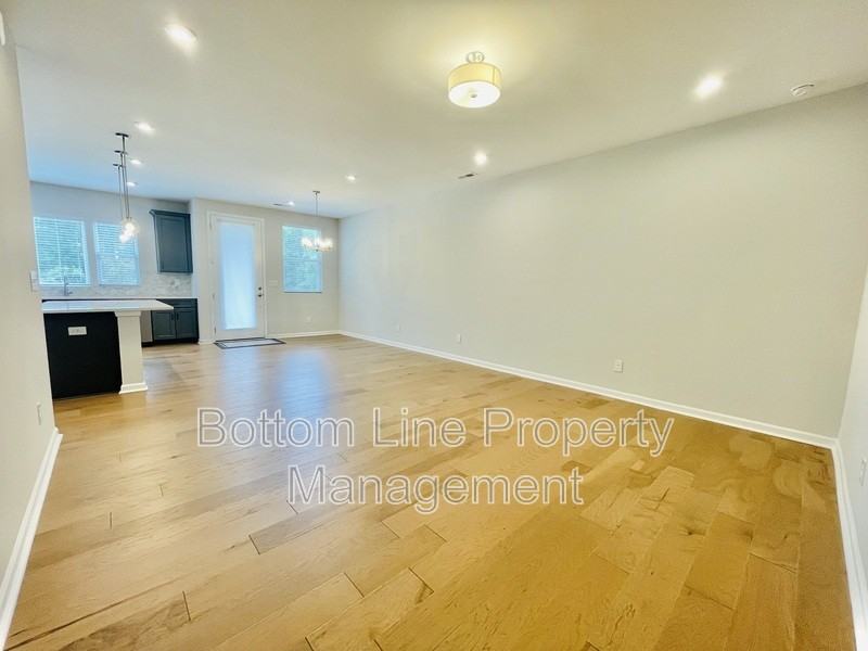 419 Vinroot Aly - Photo 4 of 25