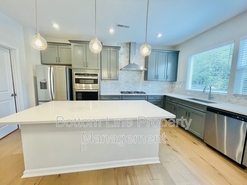419 Vinroot Aly - Photo 5 of 25