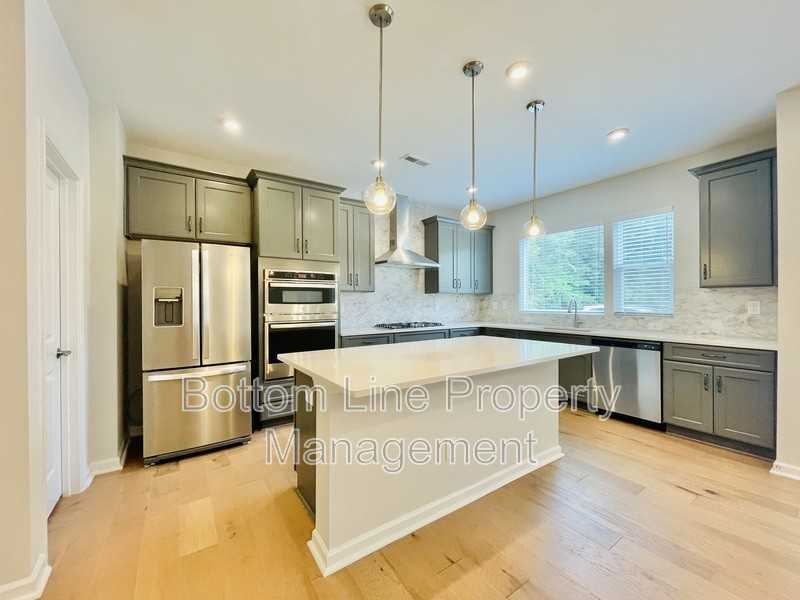 419 Vinroot Aly - Photo 7 of 25