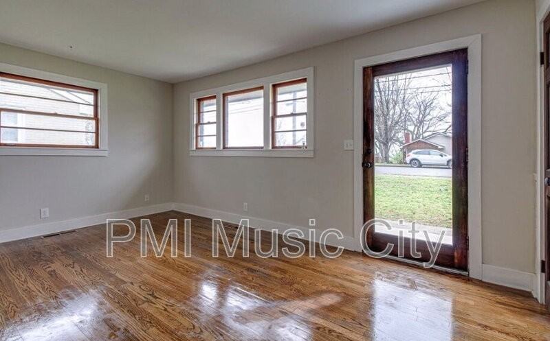 1117 Glenview Dr - Photo 4 of 14