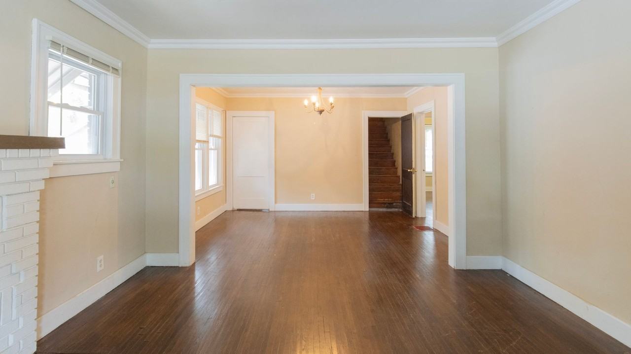 1407 E Walnut St - Photo 6 of 35
