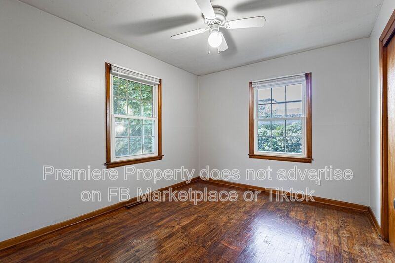 1139 1/2 S Haden St - Photo 7 of 10