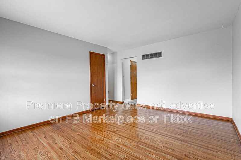 252 Bonaire St - Photo 3 of 9