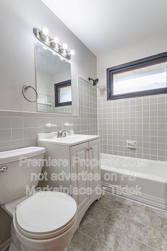 252 Bonaire St - Photo 7 of 9