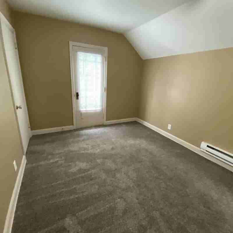 823 1/2 W Lorain St - Photo 7 of 11