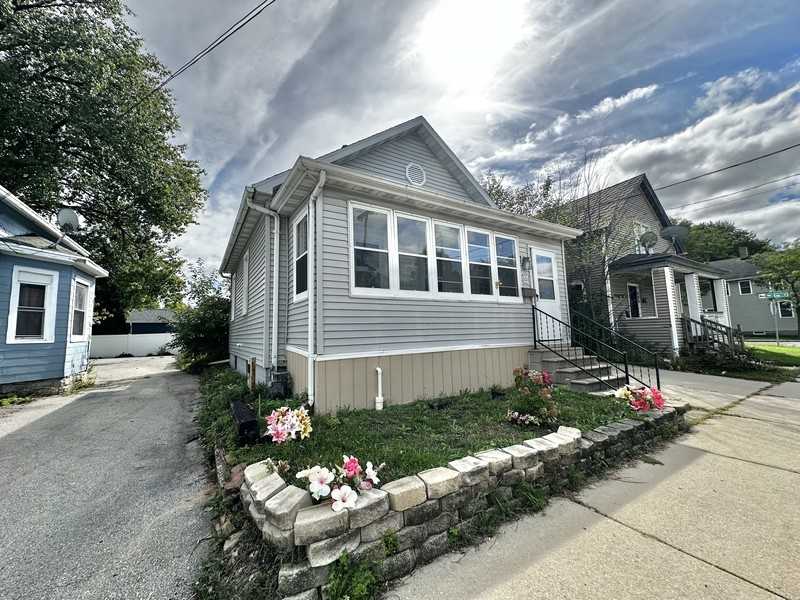 606 N Baird St - Photo 2 of 19