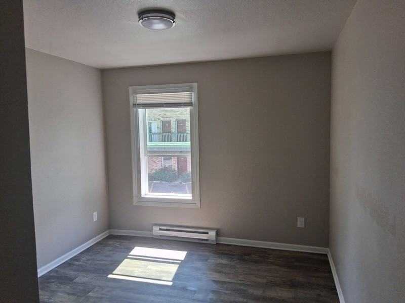 835 Wisconsin St - Photo 6 of 15