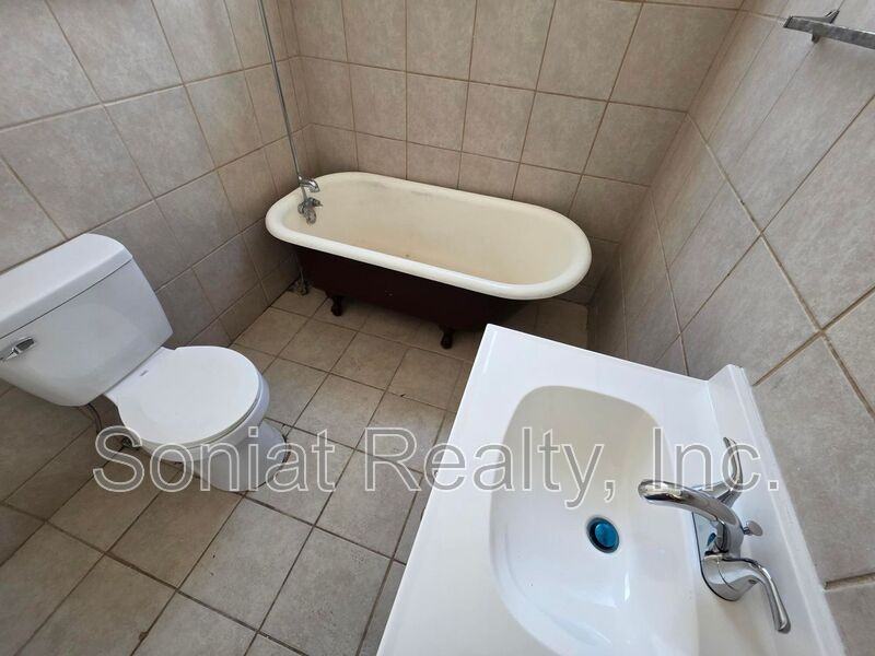 3032 Palmyra St - Photo 4 of 8