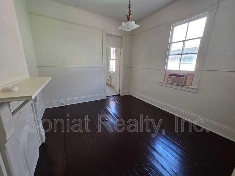 3032 Palmyra St - Photo 5 of 8