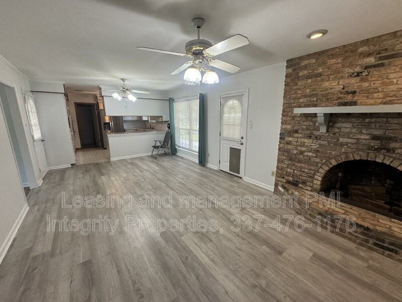 204 Debby Dr - Photo 3 of 25