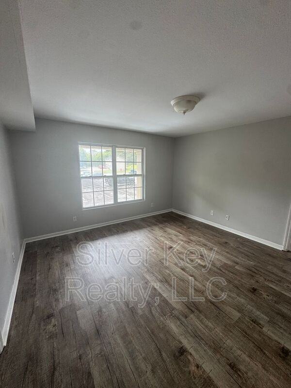 220 Willow Creek Dr #6 - Photo 2 of 15