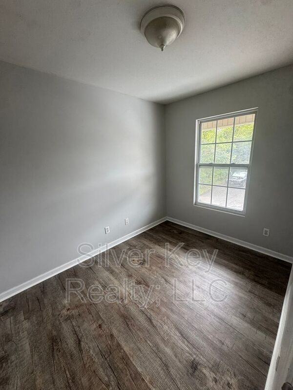 220 Willow Creek Dr #6 - Photo 5 of 15